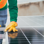 Incendi e fotovoltaico: come prevenirli e perché la manutenzione protegge il tuo investimento
