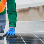 Incendi e fotovoltaico: come prevenirli e perché la manutenzione protegge il tuo investimento